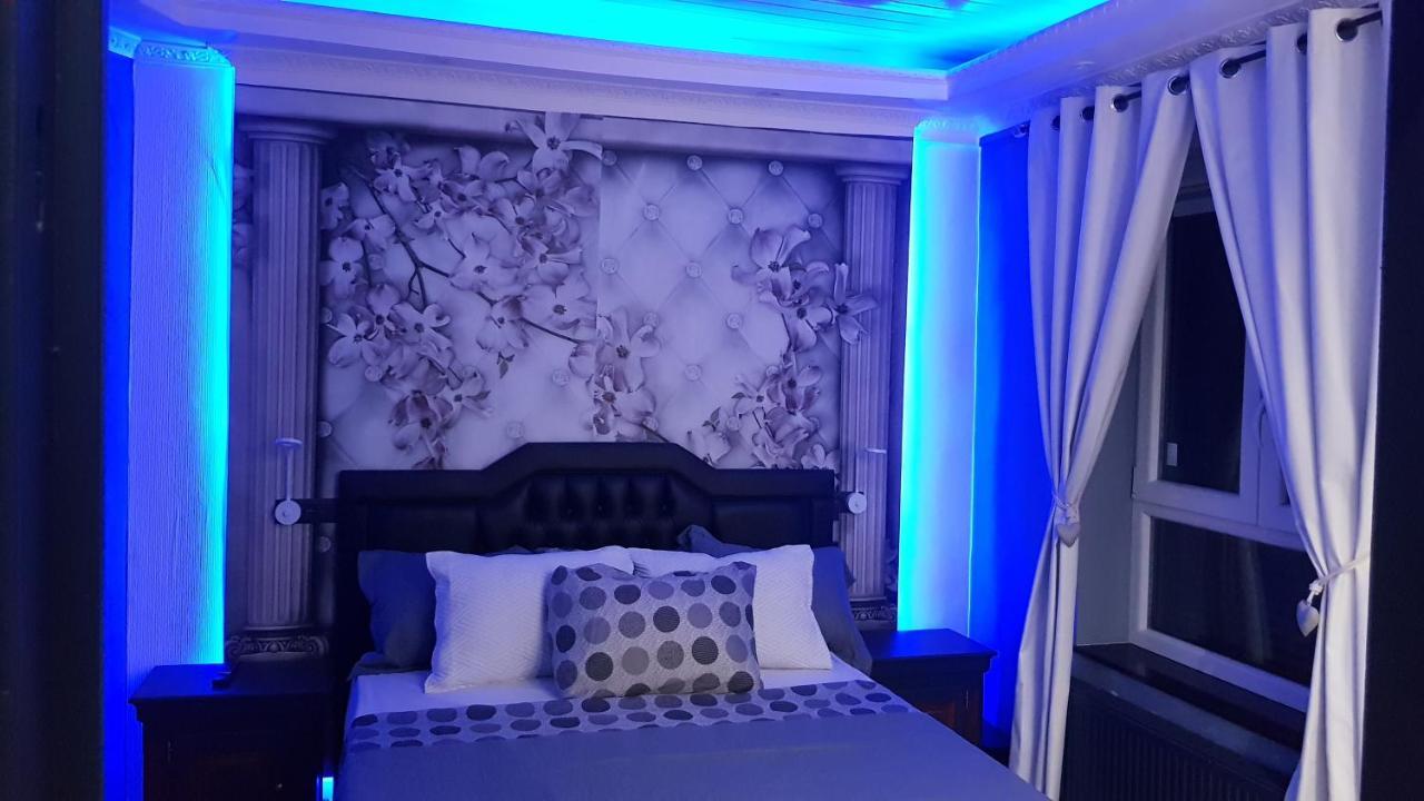 Апартаменты Le Petit Luxembourg Монтиньи-сюр-Самбр Экстерьер фото