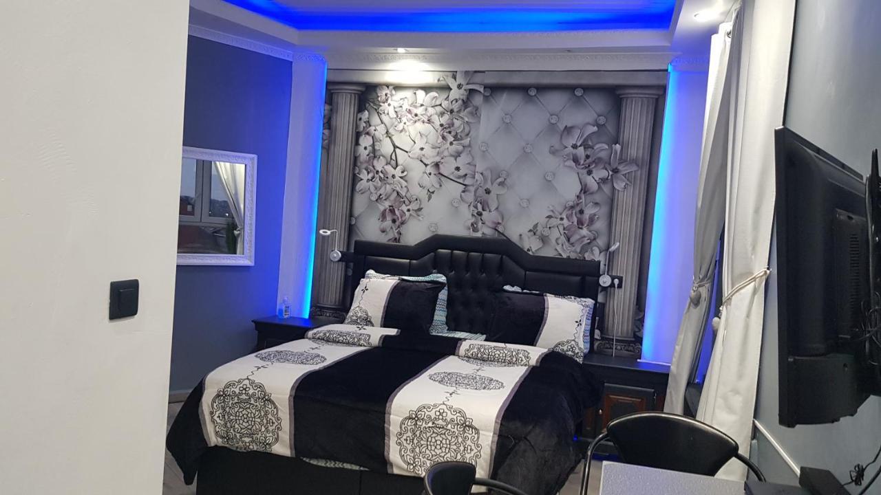 Апартаменты Le Petit Luxembourg Монтиньи-сюр-Самбр Экстерьер фото